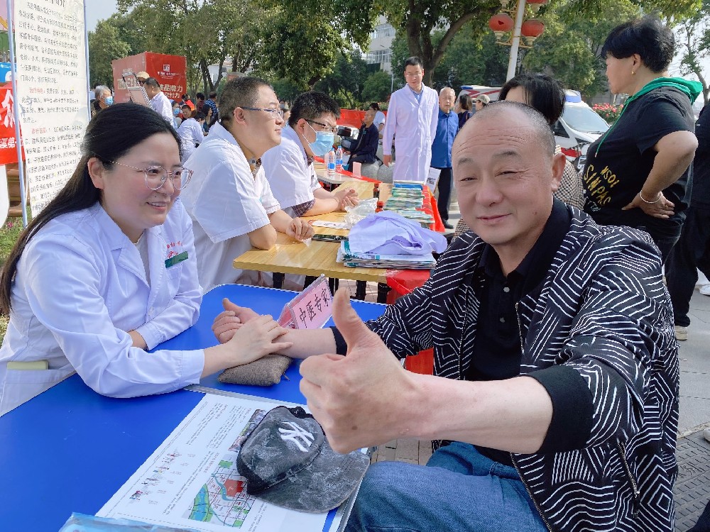 “愛衛(wèi)新篇章，健康‘心’生活”--臥龍婦幼積極參與愛國衛(wèi)生月宣傳義診活動